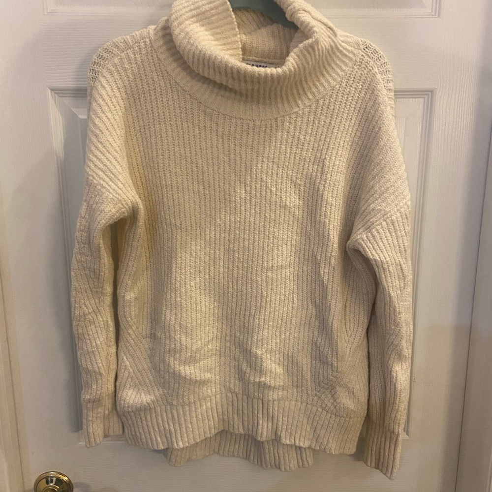 Old Navy Cowl neck sweater size medium